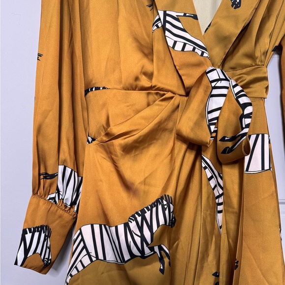 NWT! ⭐️ SukiSo Gold Elsa Wrap Dress in Zebra - Picture 6 of 16